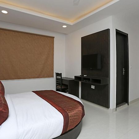 ניו דלהי Hotel O M Suites מראה חיצוני תמונה