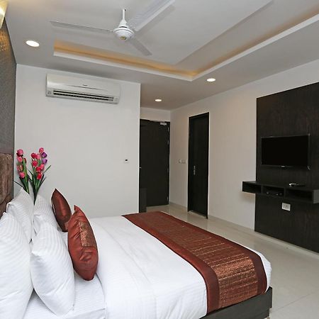 ניו דלהי Hotel O M Suites מראה חיצוני תמונה