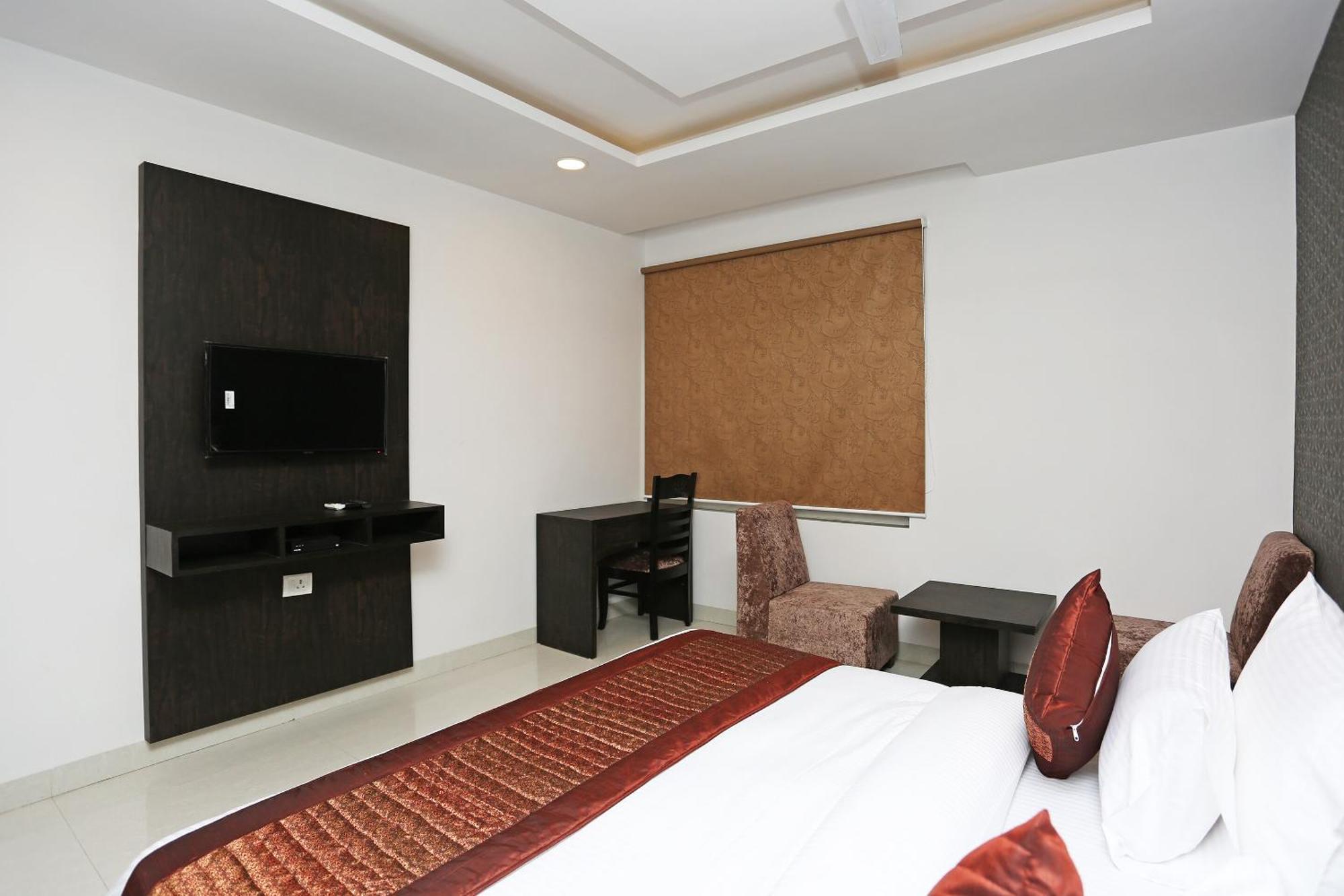ניו דלהי Hotel O M Suites מראה חיצוני תמונה