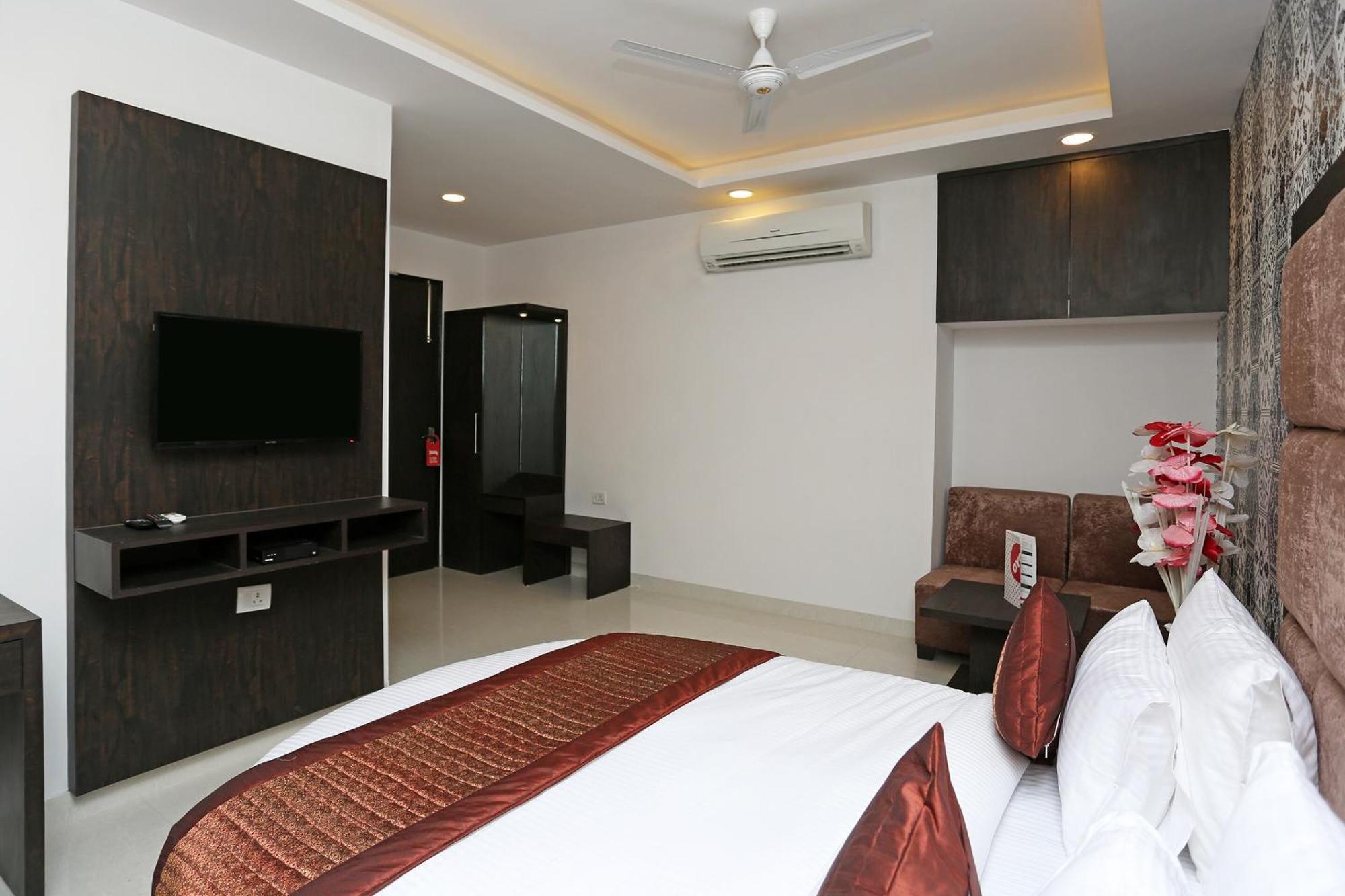 ניו דלהי Hotel O M Suites מראה חיצוני תמונה
