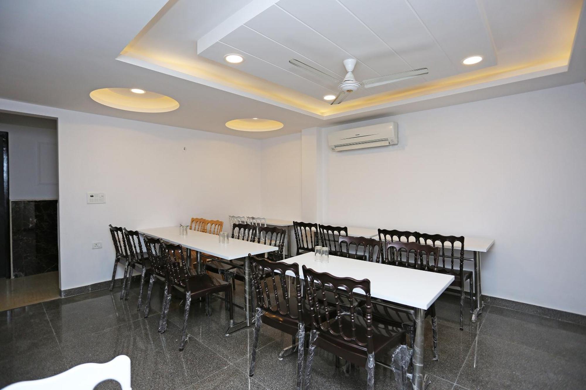 ניו דלהי Hotel O M Suites מראה חיצוני תמונה