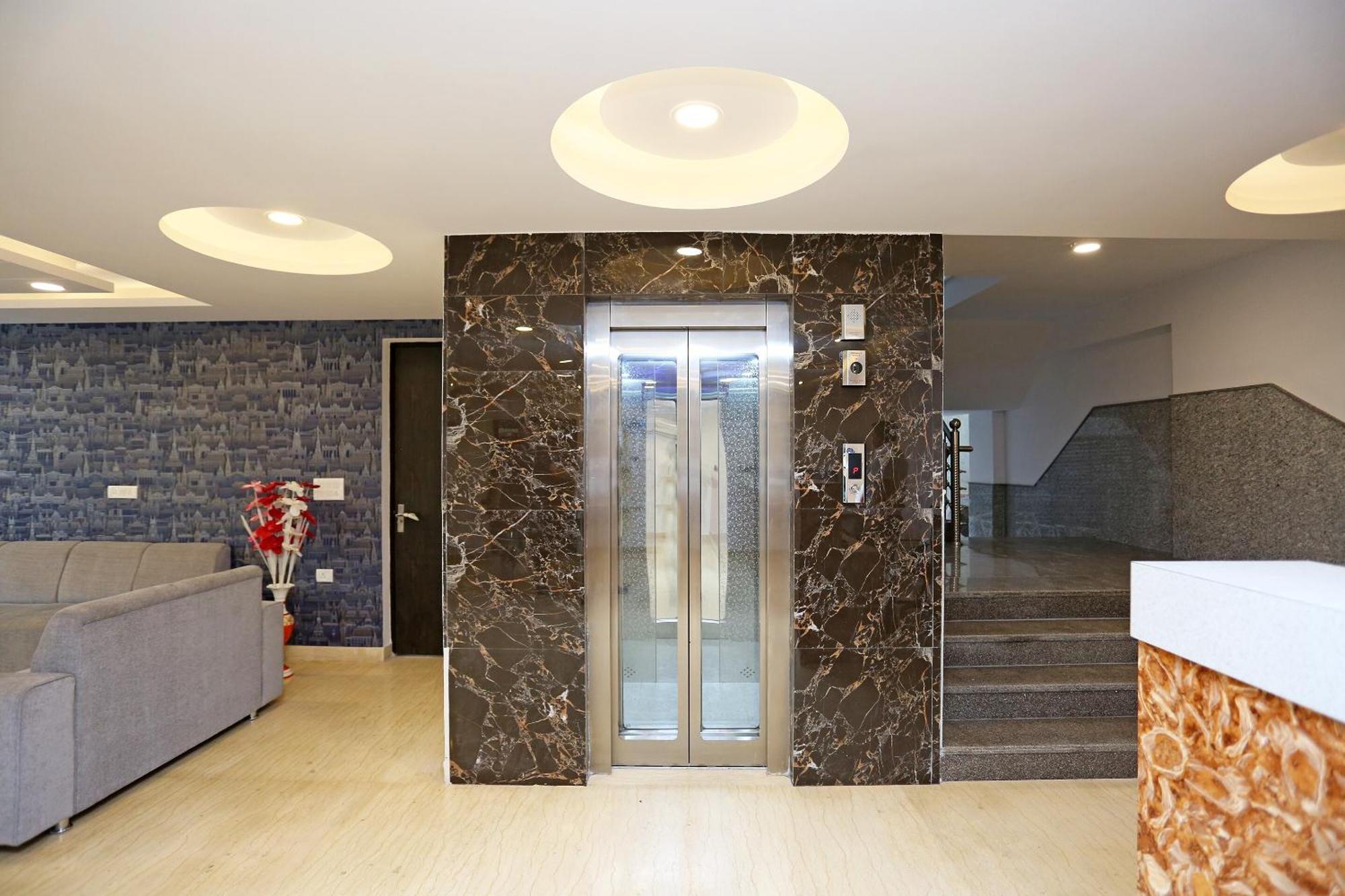 ניו דלהי Hotel O M Suites מראה חיצוני תמונה